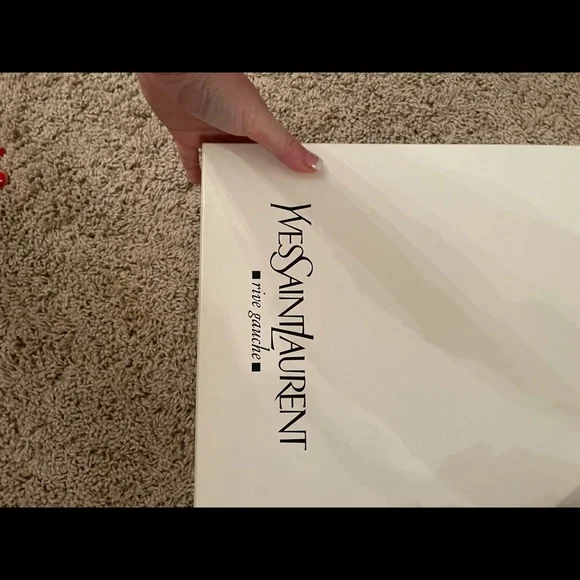 Saint Laurent got pink tribute heels - Picture 7 of 8